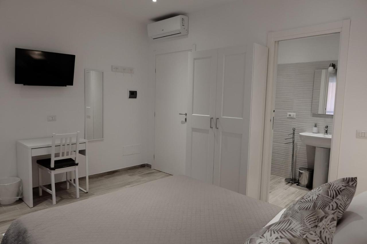 Central Guest House Civitavecchia Exteriér fotografie